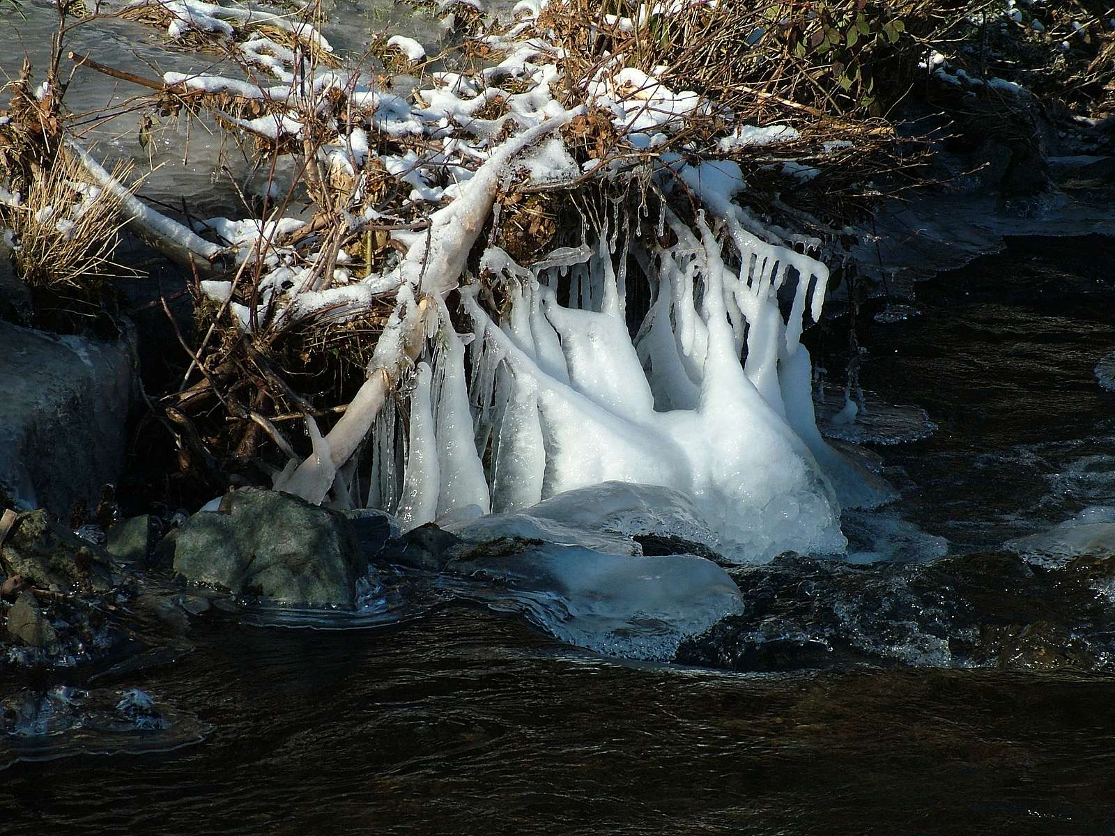 Stalactites de glace