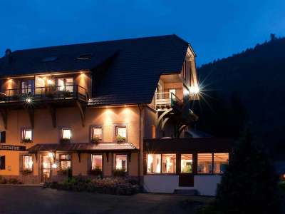 © www.hotel-neuhauser.com
