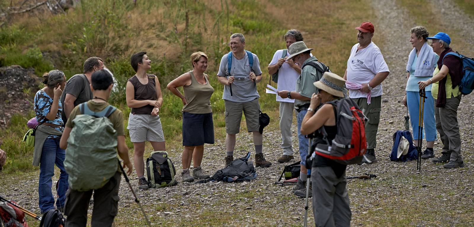 P 3898 F215000609 sentiers plaisir le sentier des passeurs la broque
